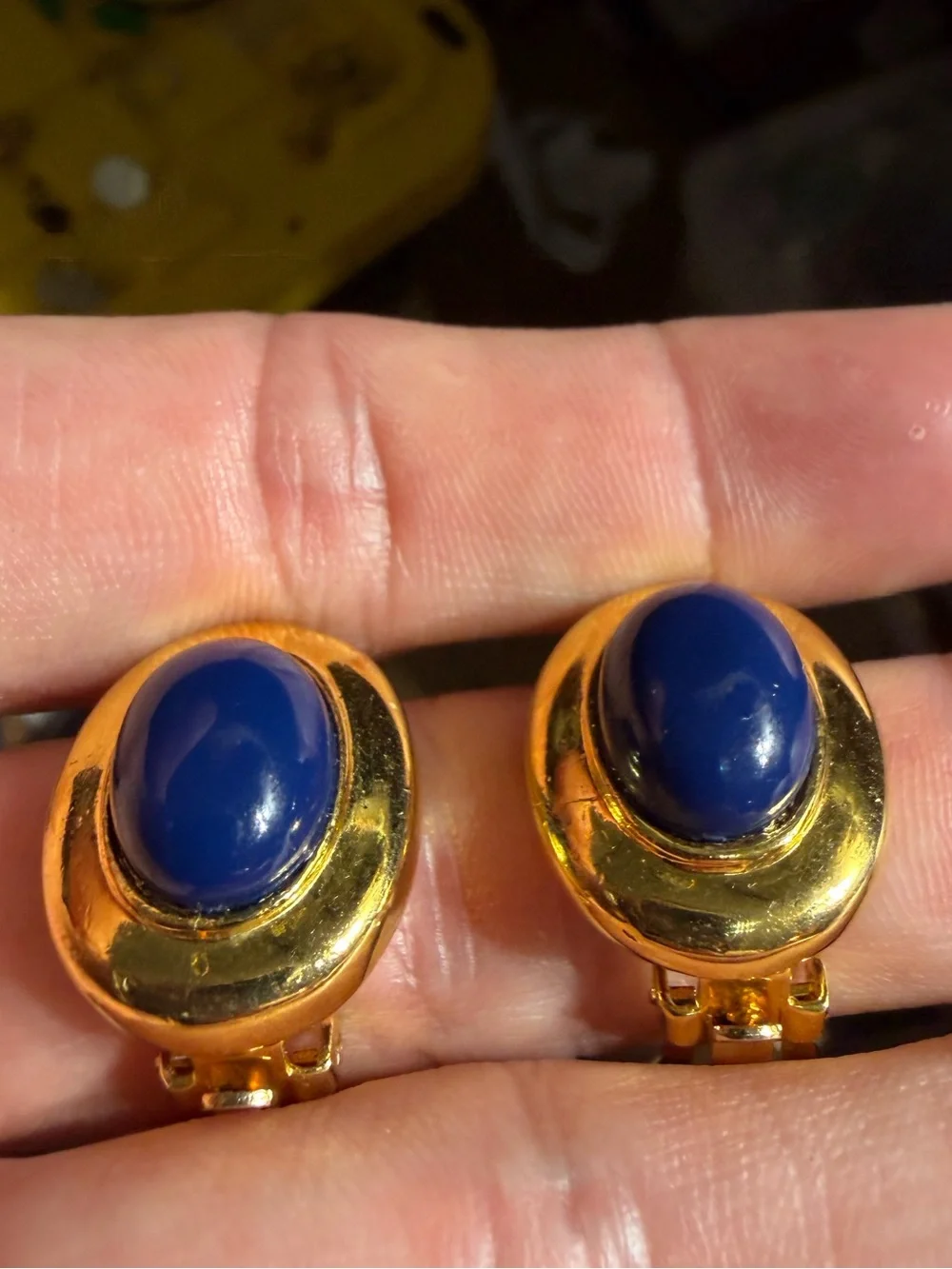 N/A elegant gold
